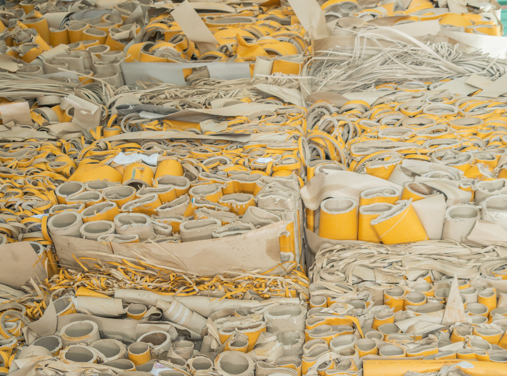 從紙管芯到牛皮紙卷 工業(yè)循環(huán)中的紋理與倉儲(chǔ)美學(xué)